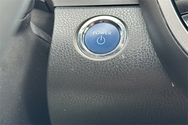 2022 Toyota Camry Hybrid LE photo 23