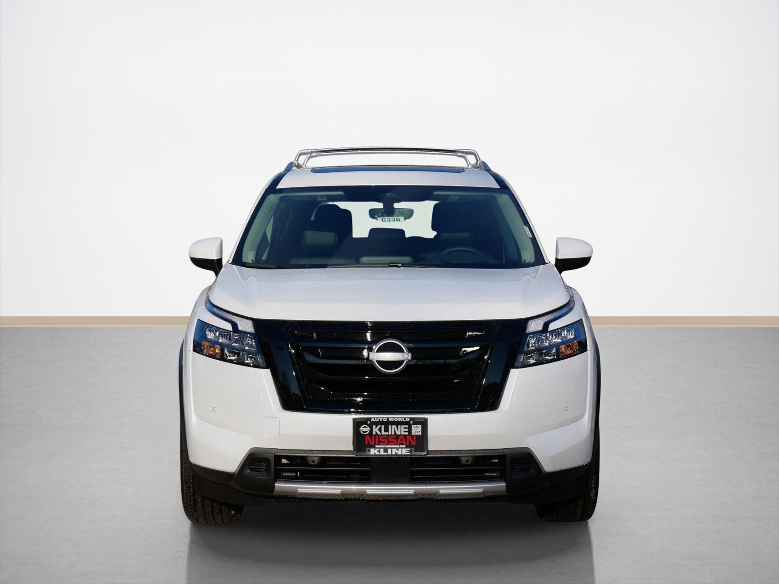 2025 Nissan Pathfinder Platinum photo 4