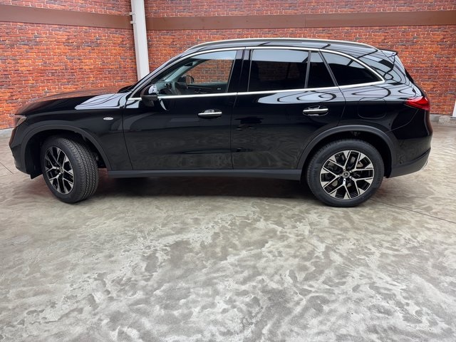 2025 Mercedes Benz GLC 350e 4MATIC photo 2