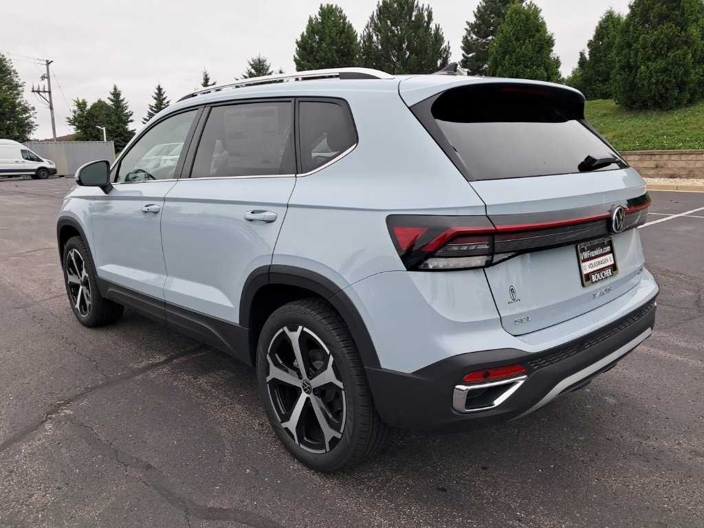 2025 Volkswagen Taos SEL photo 4