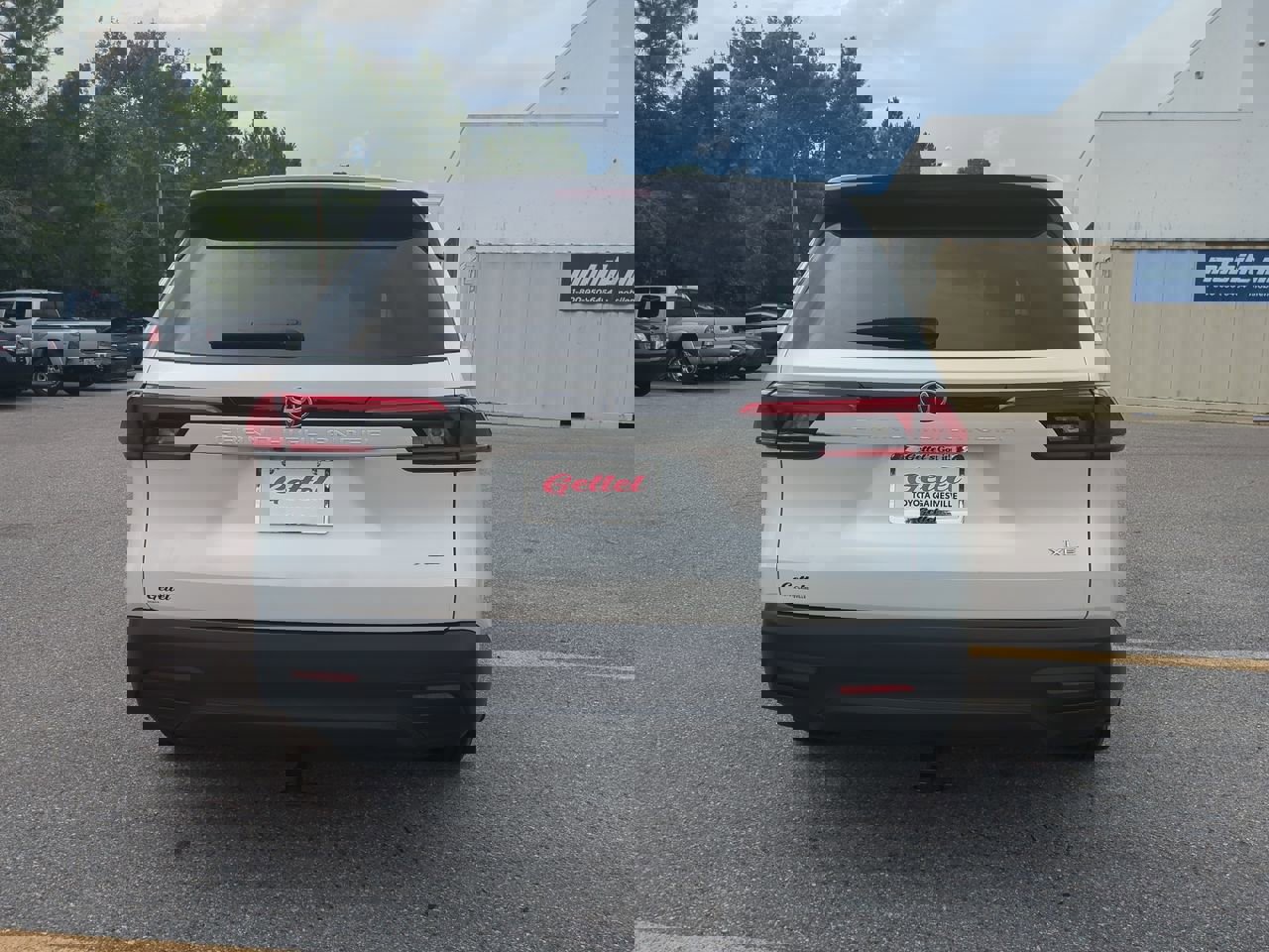 2024 Toyota Grand Highlander XLE photo 2