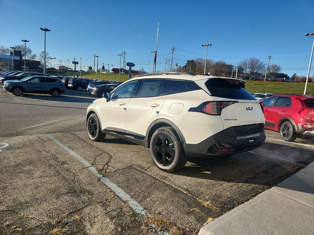2026 Kia Sportage Plug-In Hybrid X-Line photo 4