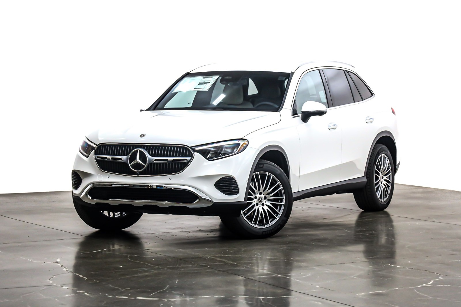 2026 Mercedes-Benz GLC Base's photo