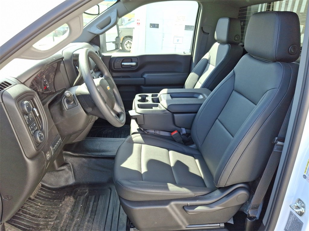 2025 Chevrolet Silverado 3500HD Work Truck photo 4