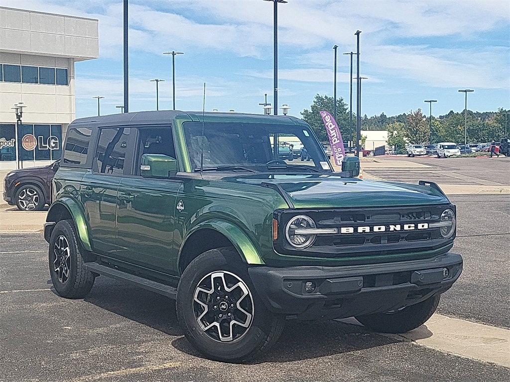 2022 Ford Bronco Outer Banks photo 2