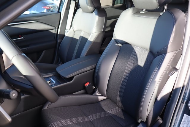 2025 Mazda CX-50 2.5 Select photo 4