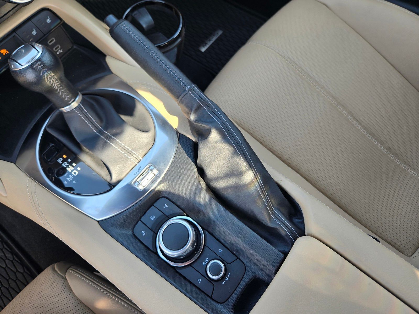 2024 Mazda MX-5 Miata Miata RF Grand Touring photo 13