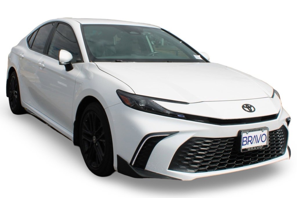 2025 Toyota Camry LE photo 3