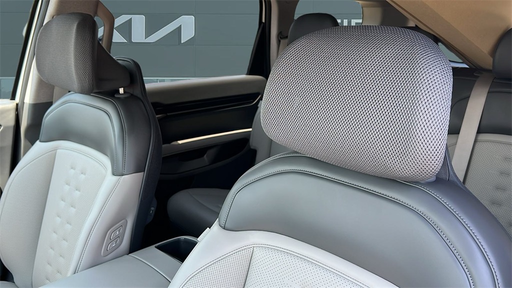 2026 Kia EV9 Wind photo 8
