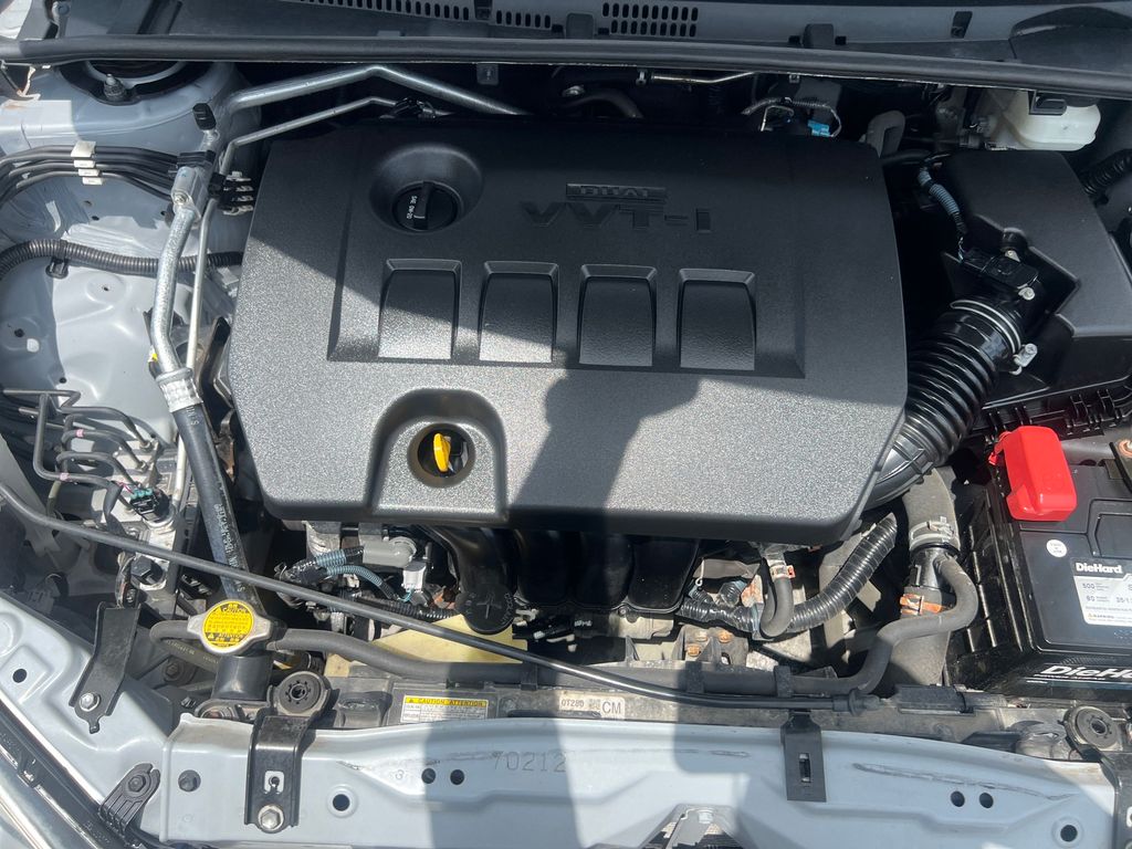 2014 Toyota Corolla LE photo 20