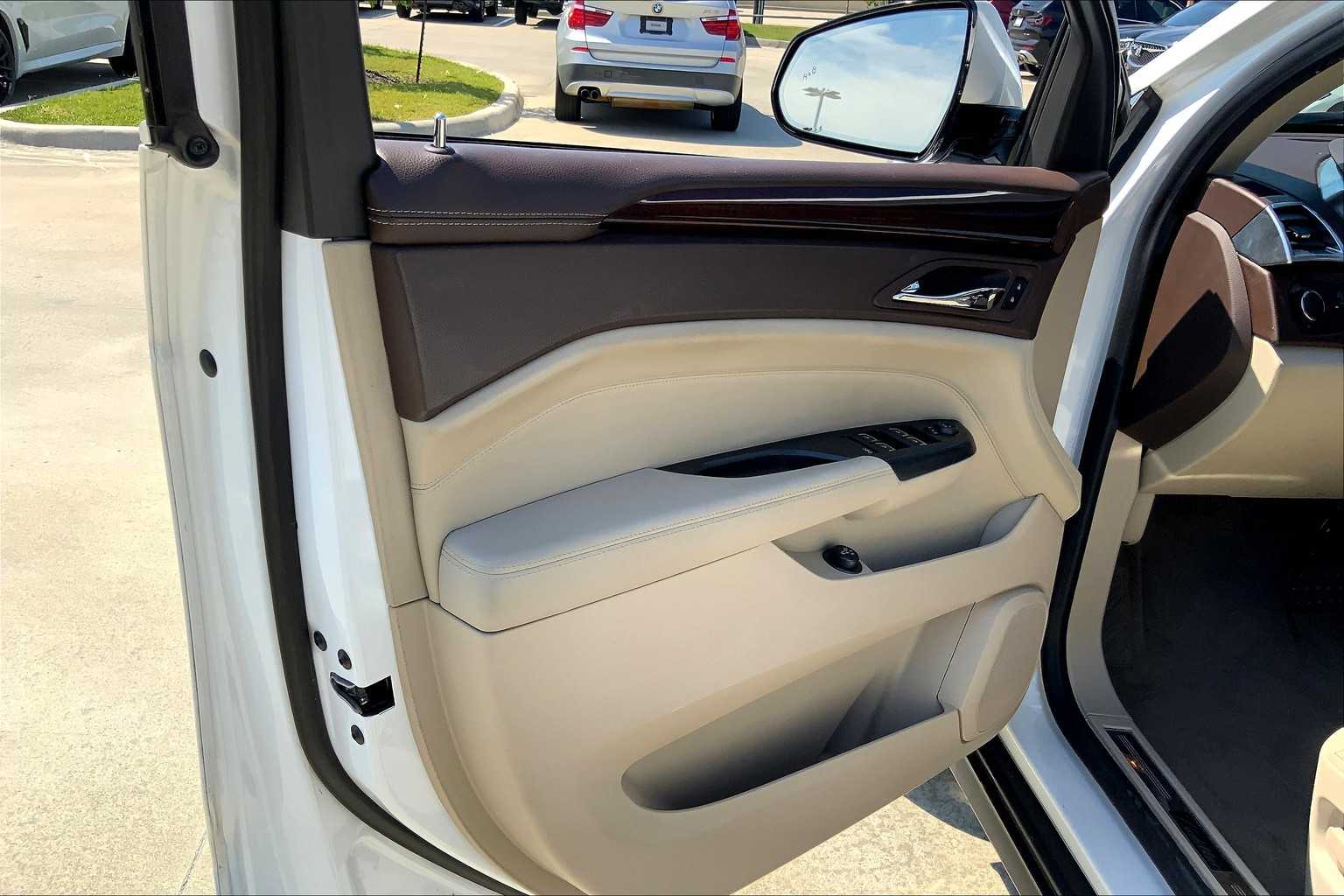 2015 Cadillac SRX Luxury photo 24