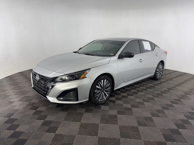 2024 Nissan Altima 2.5 SV photo 2