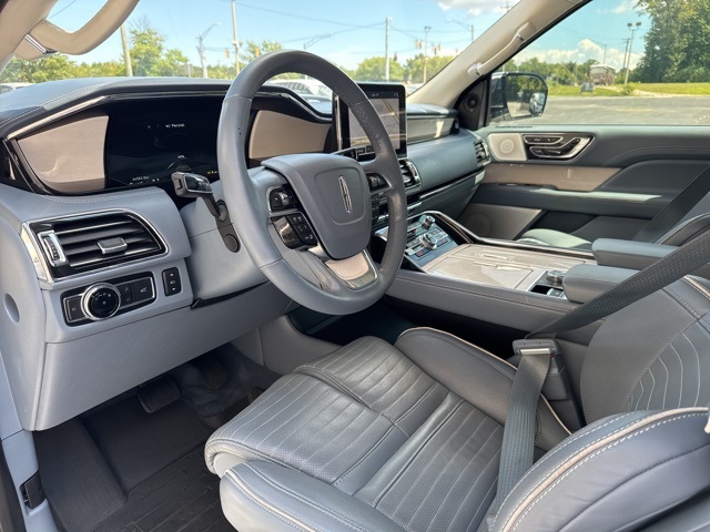 2018 Lincoln Navigator Black Label photo 29