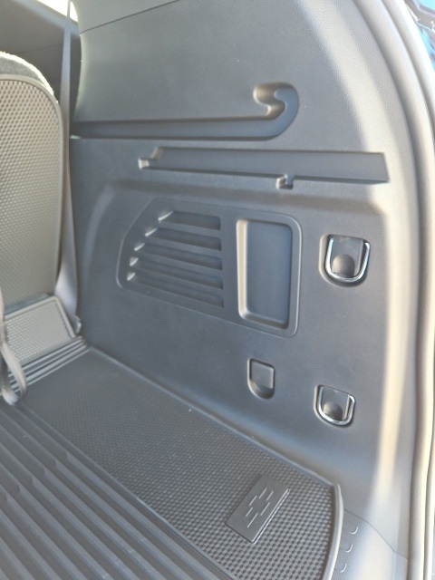 2026 Chevrolet Traverse 2LT photo 10