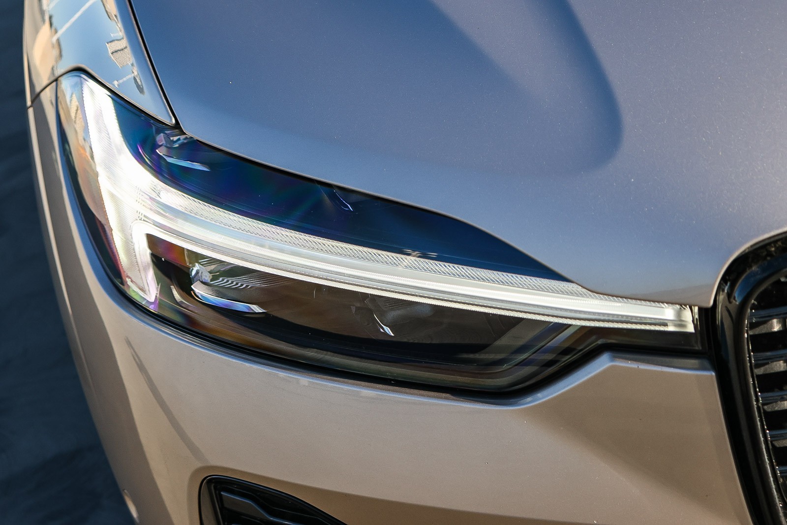 2025 Volvo XC60 B5 Plus photo 8