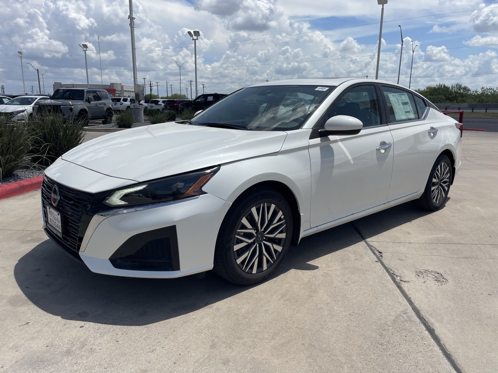 2025 Nissan Altima SV photo 6