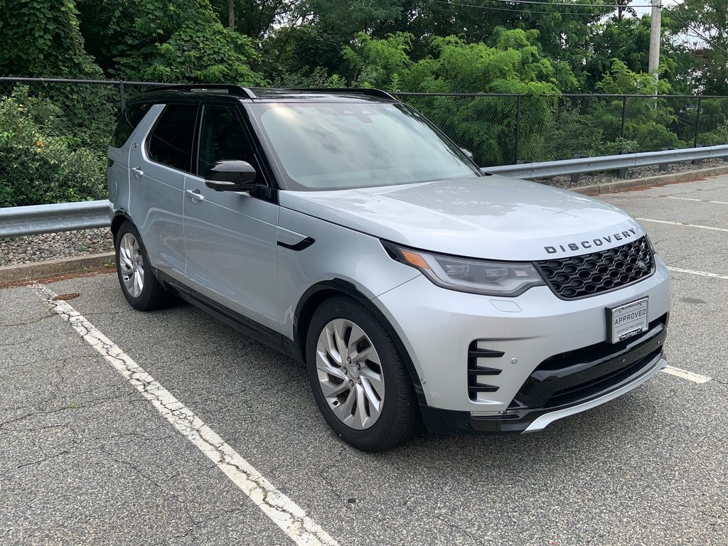 2023 Land Rover Discovery S R-Dynamic photo 3