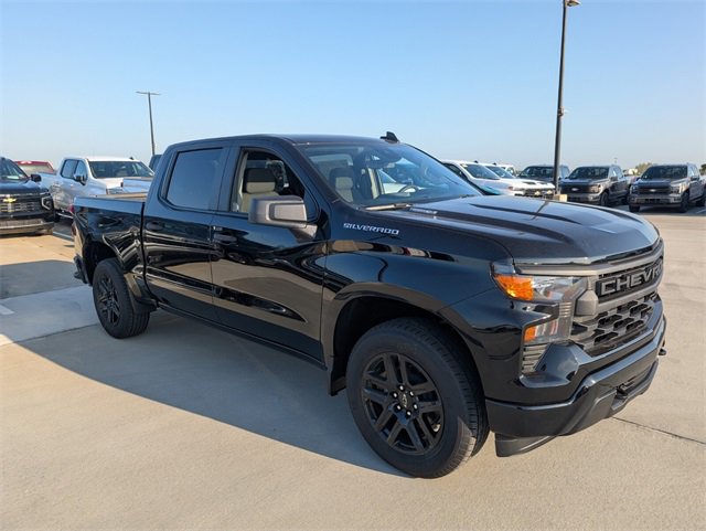 2026 Chevrolet Silverado 1500 Custom photo 2