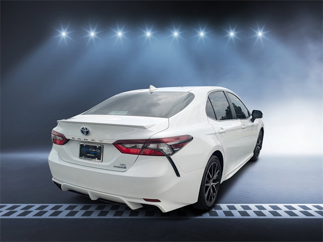 2024 Toyota Camry Hybrid SE photo 3