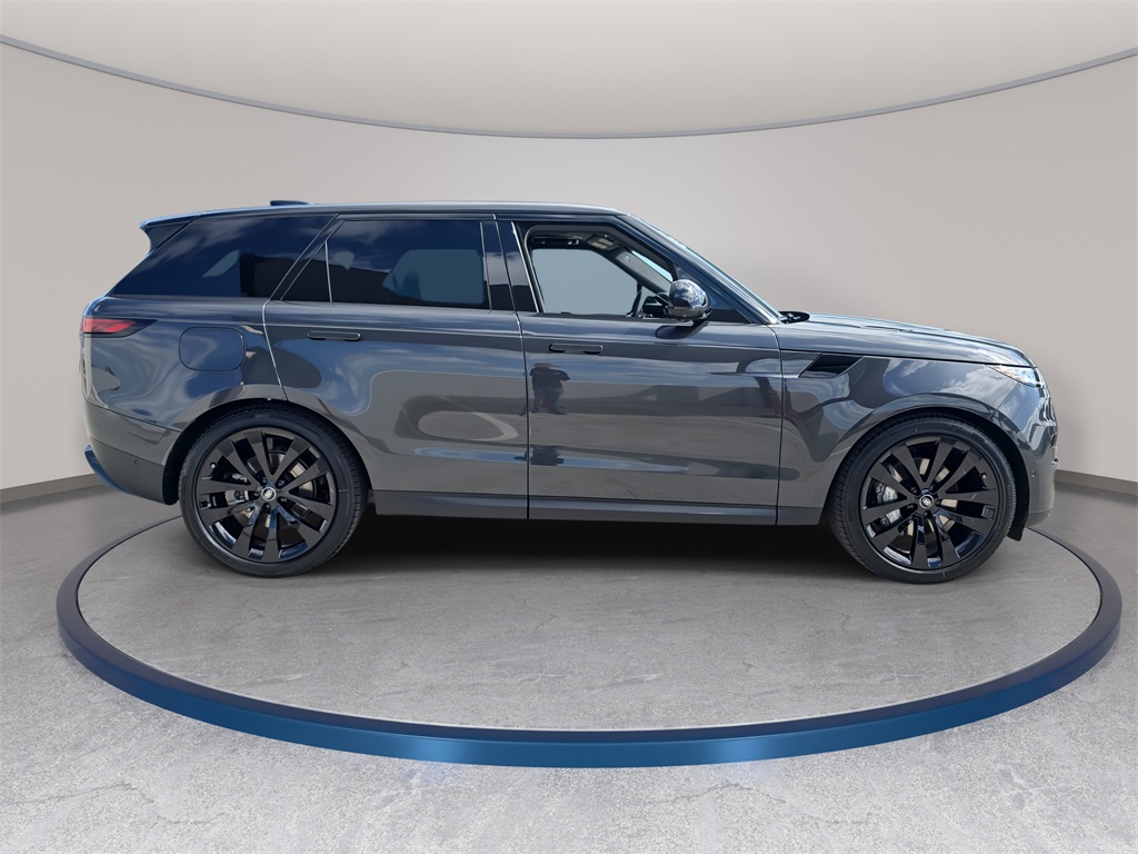 2025 Land Rover Range Rover Sport SE photo 4