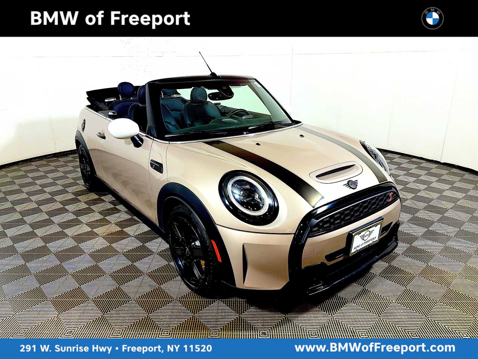 2024 MINI Convertible S's photo