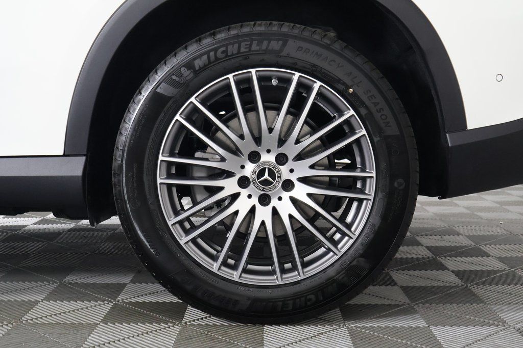 2026 Mercedes Benz GLC 300 photo 10