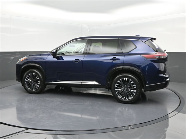 2026 Nissan Rogue Platinum photo 4