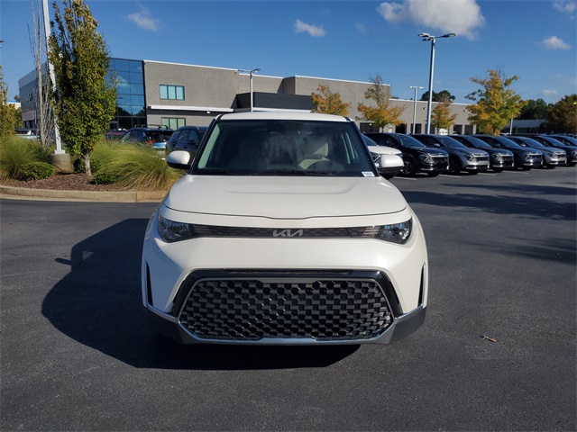 2025 Kia Soul EX photo 2