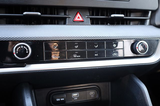 2023 Kia Sportage LX photo 23