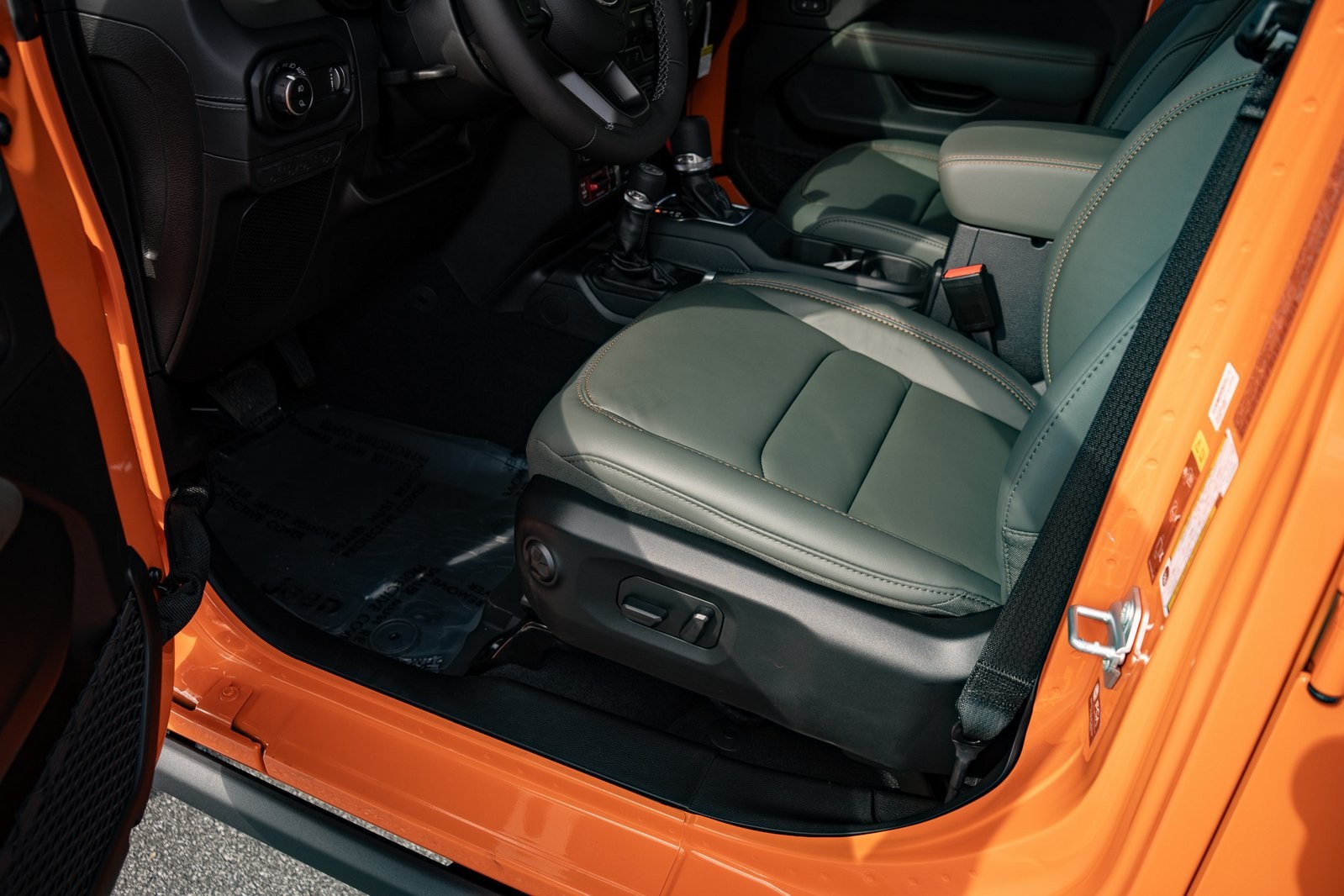 2025 Jeep Gladiator Mojave photo 17