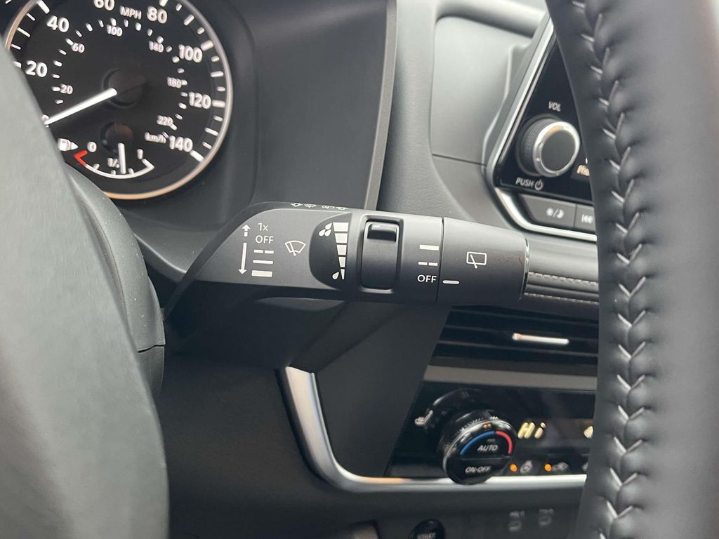 2026 Nissan Rogue SV photo 18