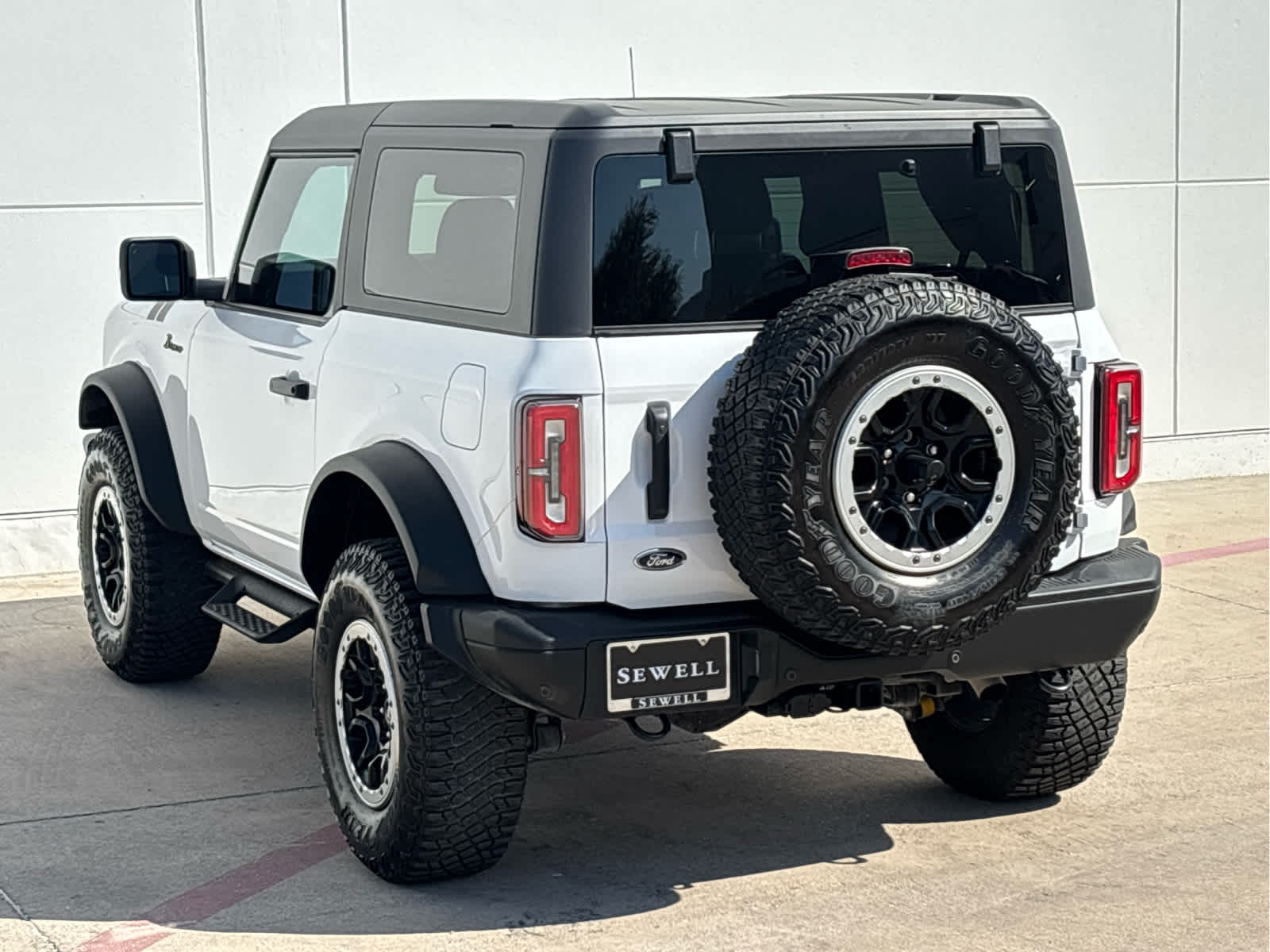 2023 Ford Bronco Base photo 6