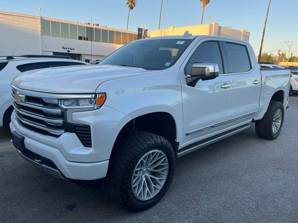 2024 Chevrolet Silverado 1500 High Country photo 2
