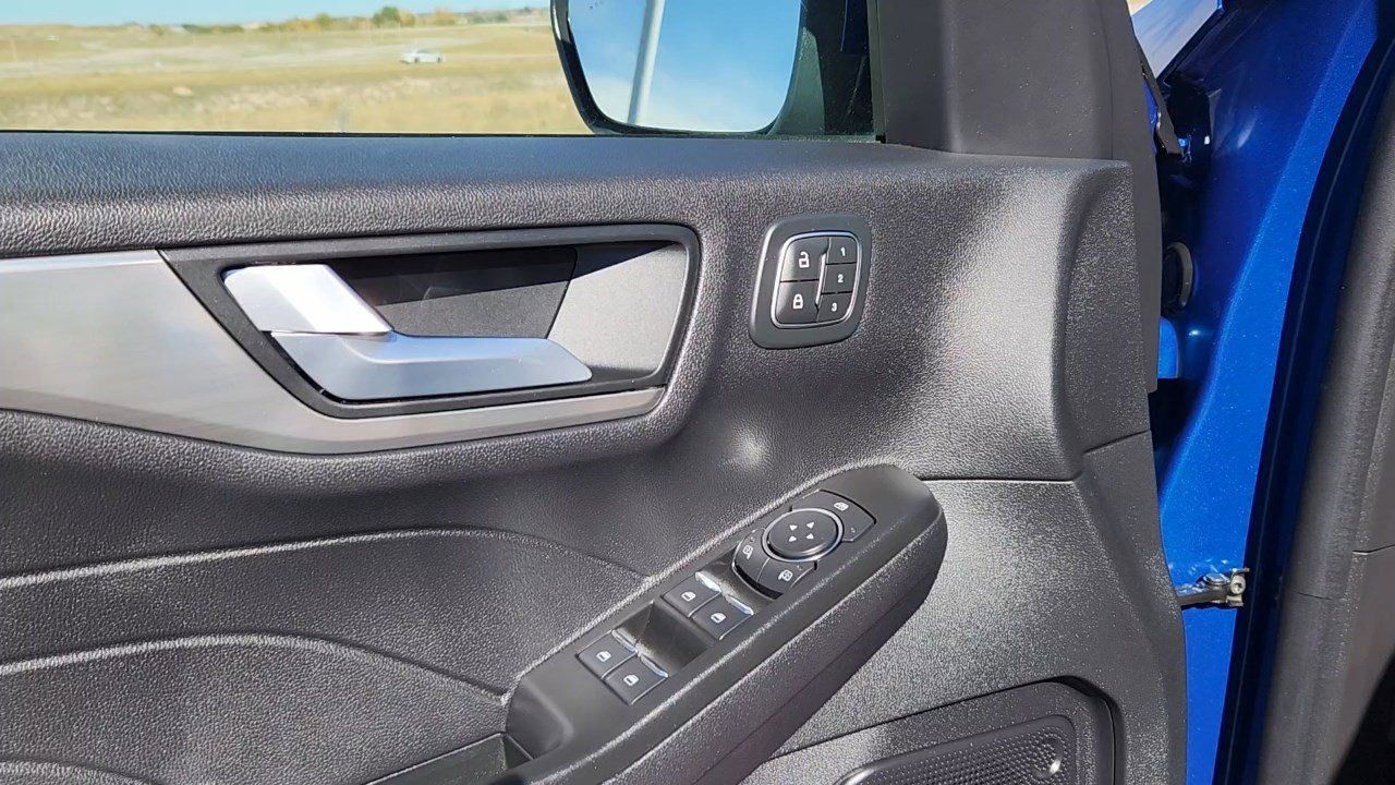 2022 Ford Escape Titanium Hybrid photo 7