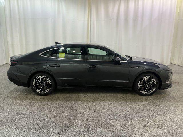 2026 Hyundai Sonata SEL Sport photo 3