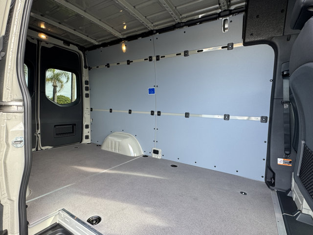 2026 Mercedes Benz Sprinter photo 3