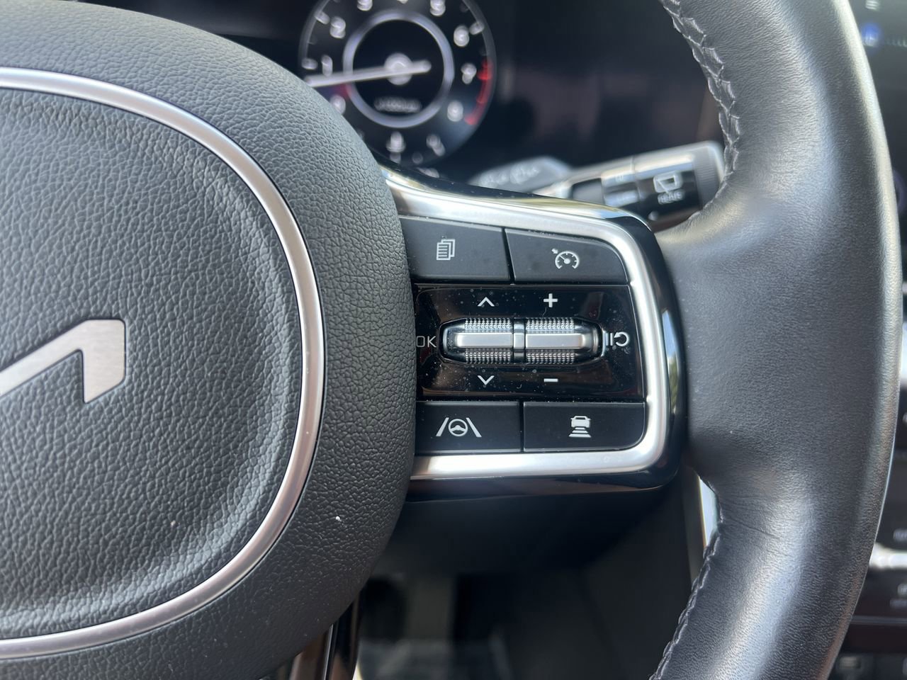 2023 Kia Carnival SX Prestige photo 24