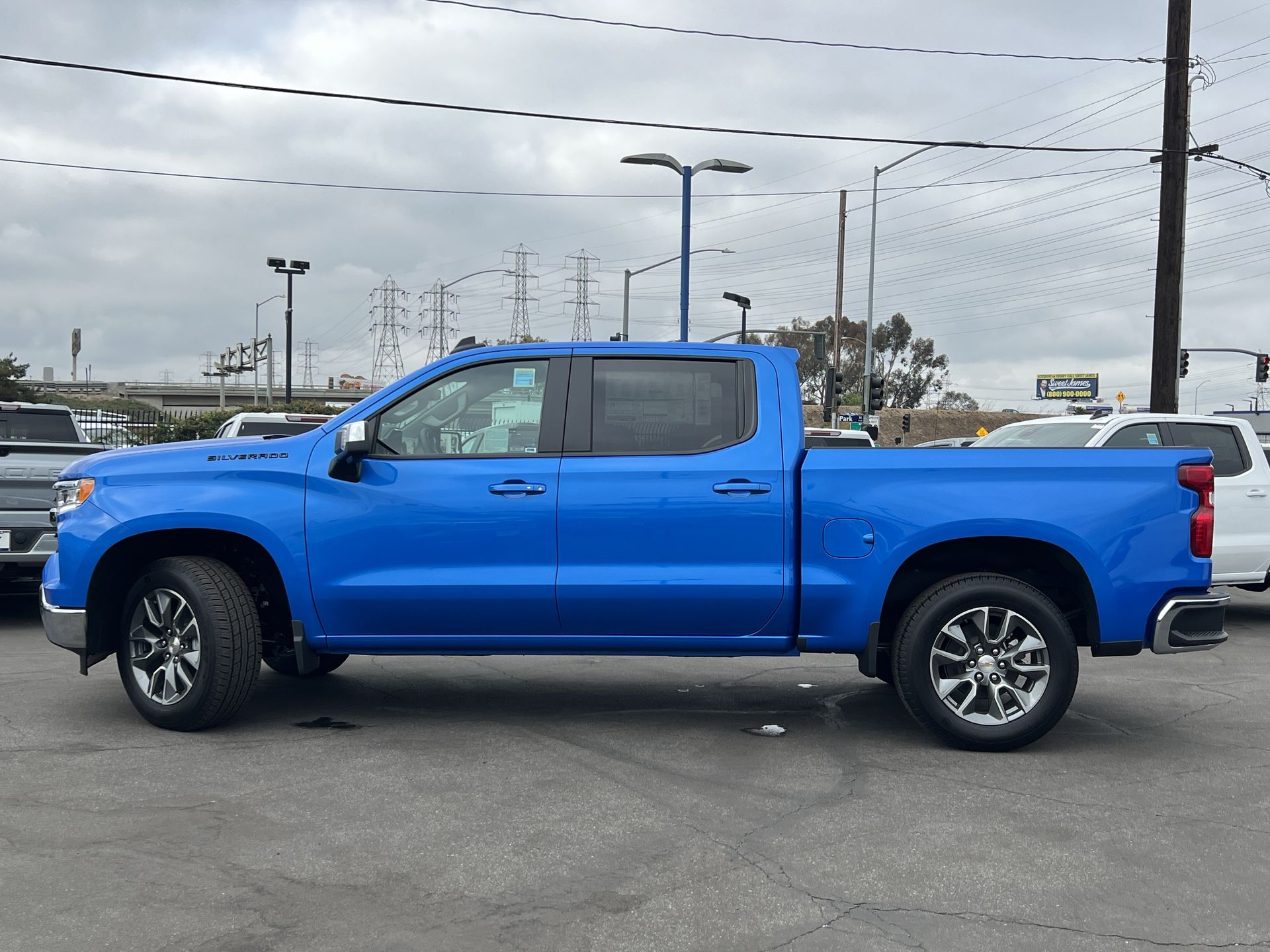 2026 Chevrolet Silverado 1500 LT photo 2