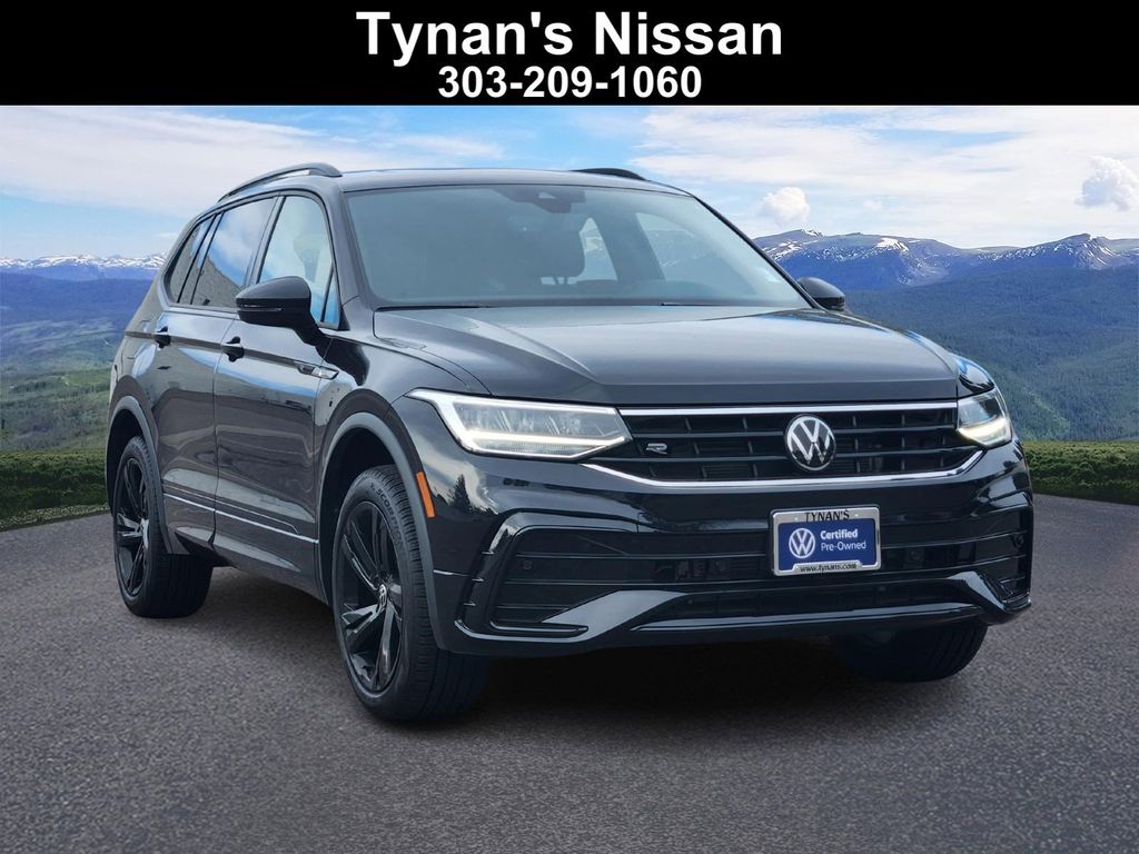 2024 Volkswagen Tiguan SE R-LINE BLACK's photo