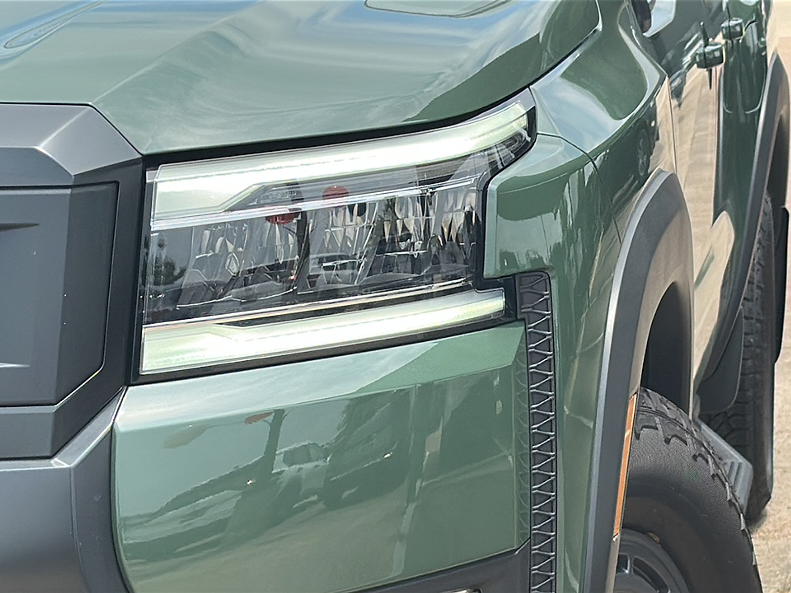 2025 Nissan Frontier PRO-X Crew Cab photo 3