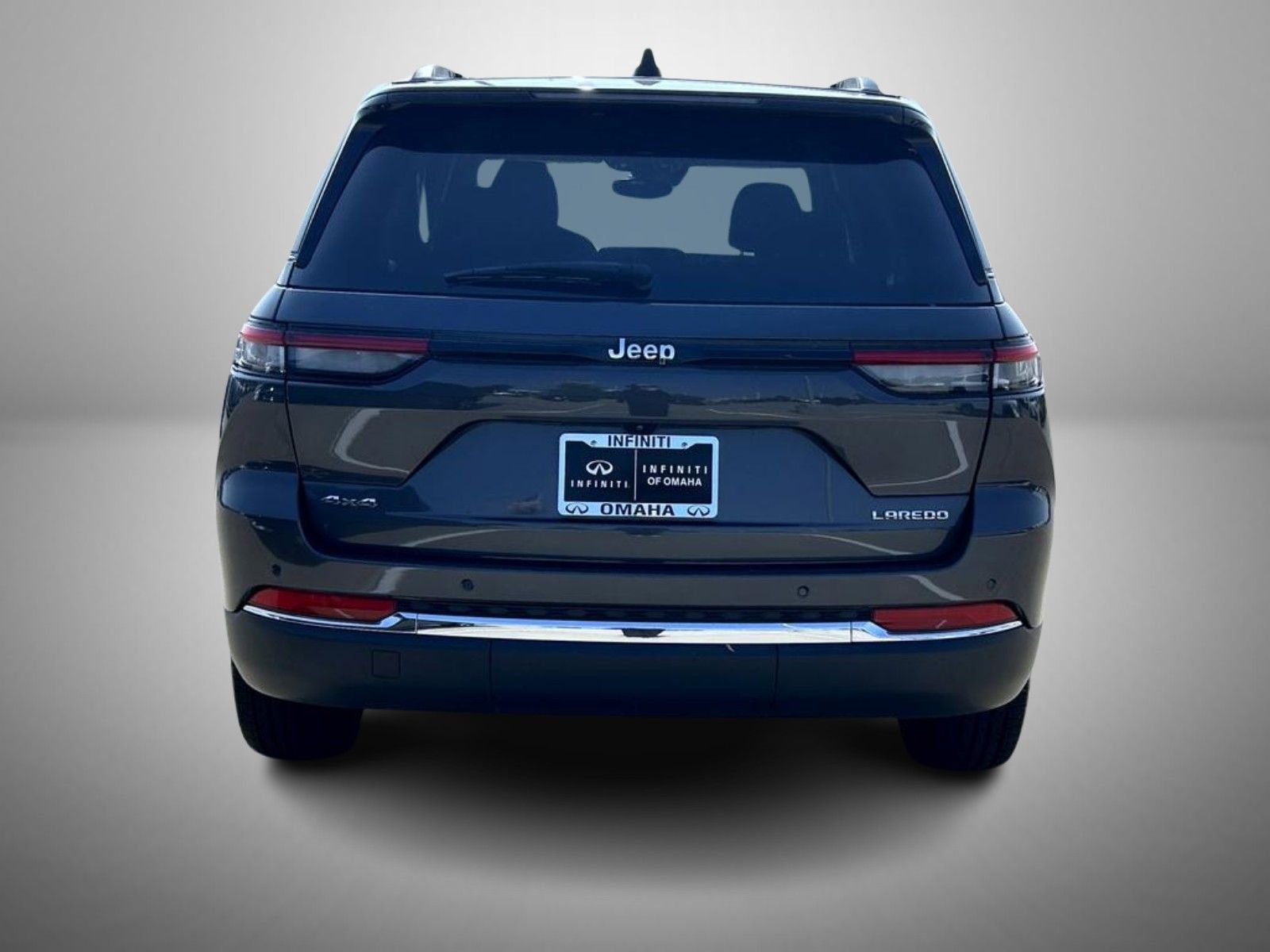 2023 Jeep Grand Cherokee Laredo photo 4