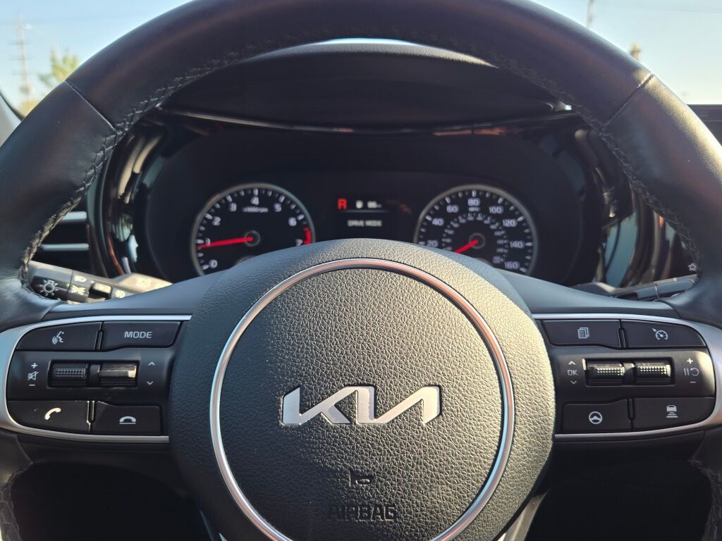 2022 Kia K5 GT-Line photo 21
