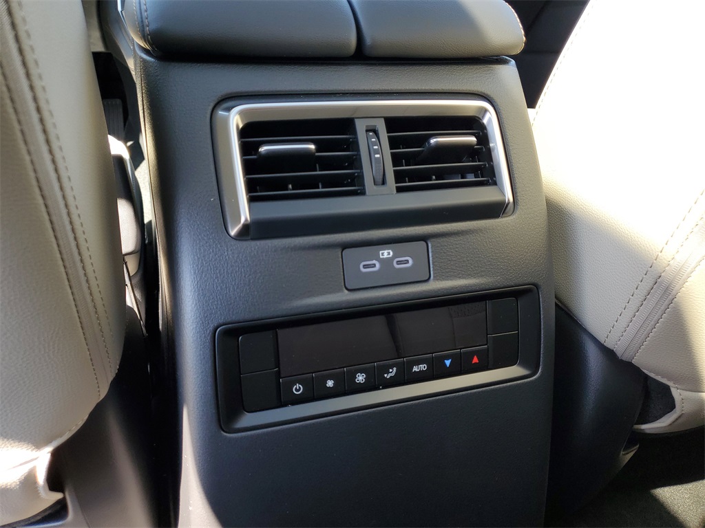 2025 Mazda CX-70 Plug-in Hybrid Premium photo 15