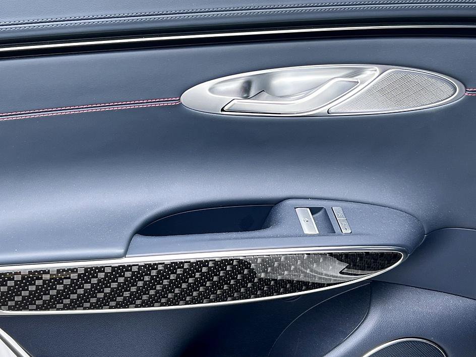 2023 Genesis GV70 3.5T Sport photo 7