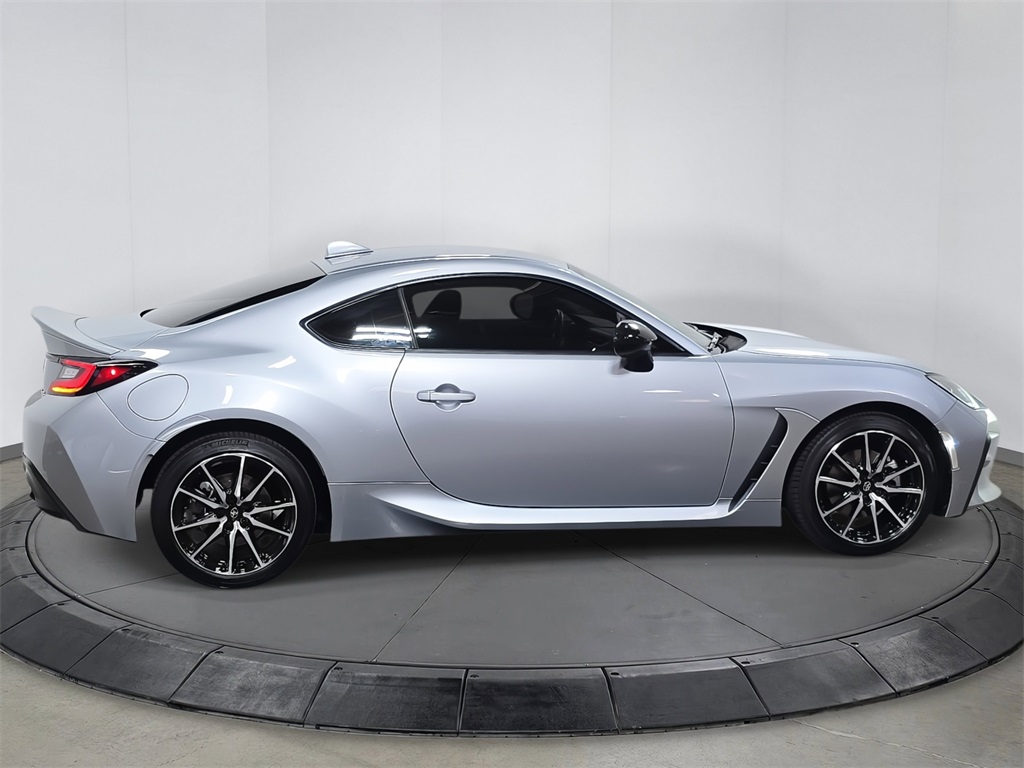 2023 Toyota GR86 photo 6