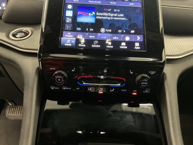 2024 Jeep Grand Cherokee Altitude photo 19