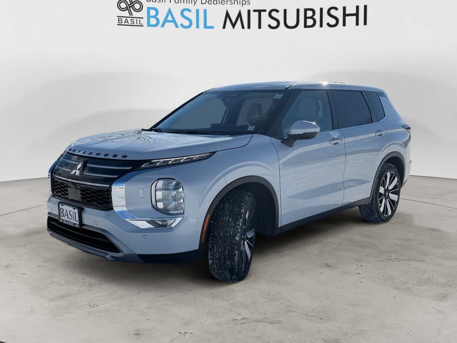 2025 Mitsubishi Outlander SE's photo