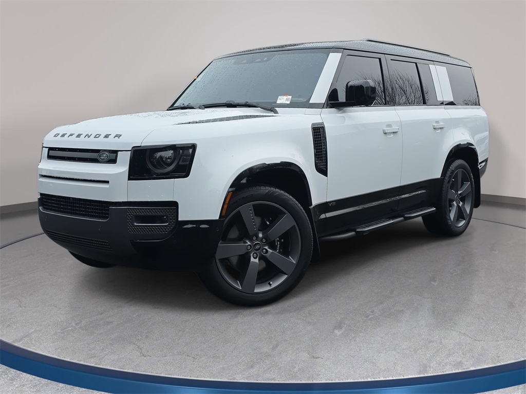 2025 Land Rover Defender V8's photo