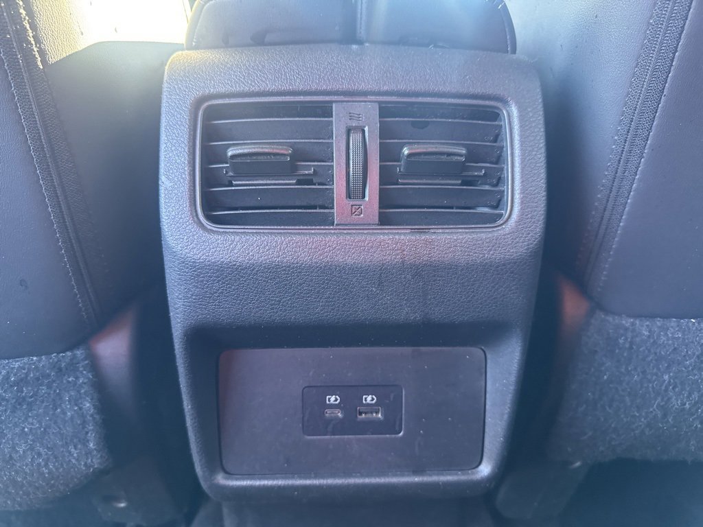 2022 Nissan Rogue SV photo 17