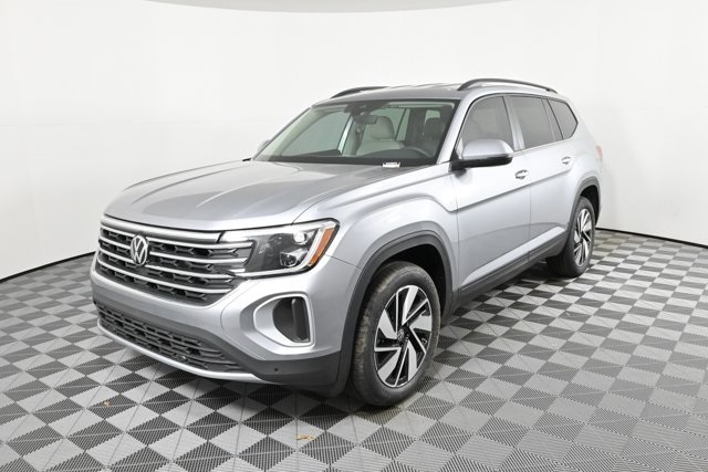 2025 Volkswagen Atlas SE Technology photo 2